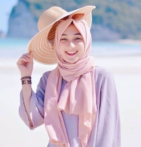 Cara Memilih Warna Hijab Pashmina yang Cocok Untuk Kondangan