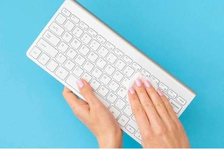 Cara-Membersihkan-Keyboard-Laptop-dan-PC